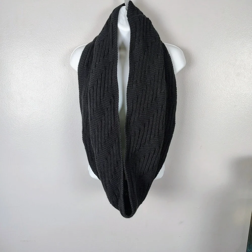 Black Chevron Chunky‎ Knit Infinity Scarf Loop Neck Warmer 13x52 New goth vamp